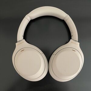 Sony WH-1000XM4 Wireless Noise Canceling Overhead Headphones Silver WH1000XM4